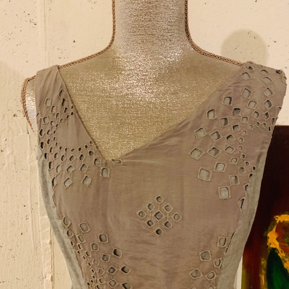 Beautiful eyelet dress - Picture 4 of 5